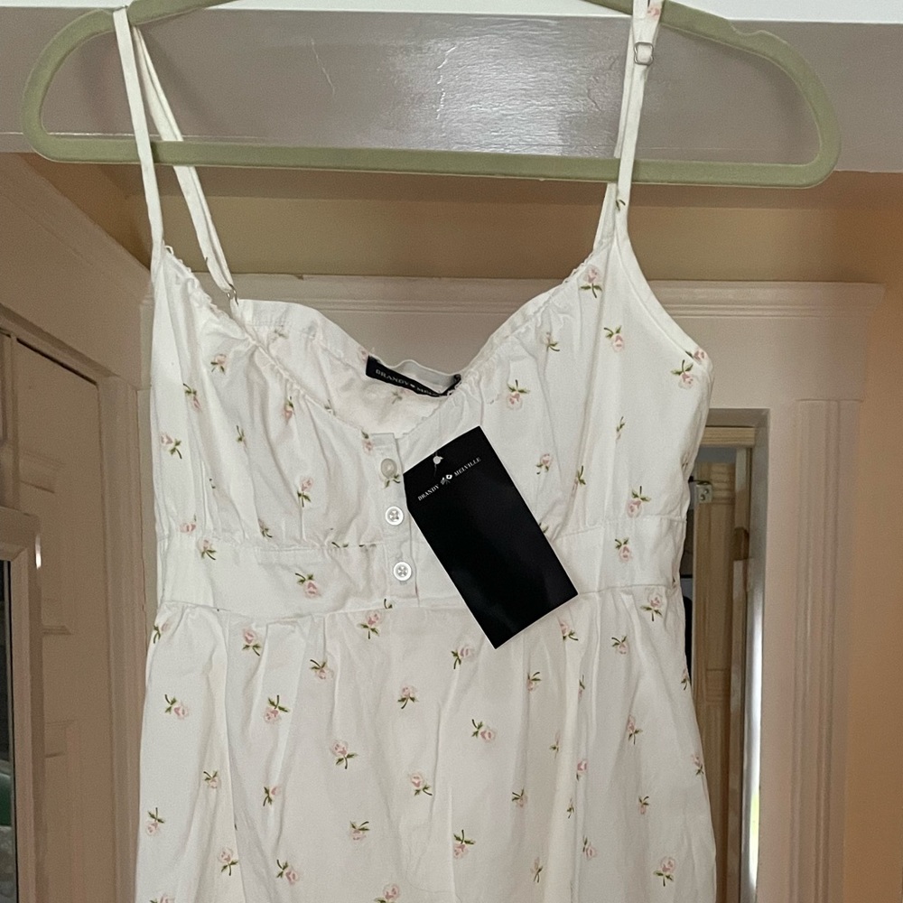 Brandy Melville Arianna 3 button white pink floral cotton dress NWT XS-S.